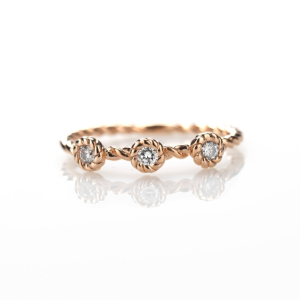 Anillo Trenzado con 3 Brillantes