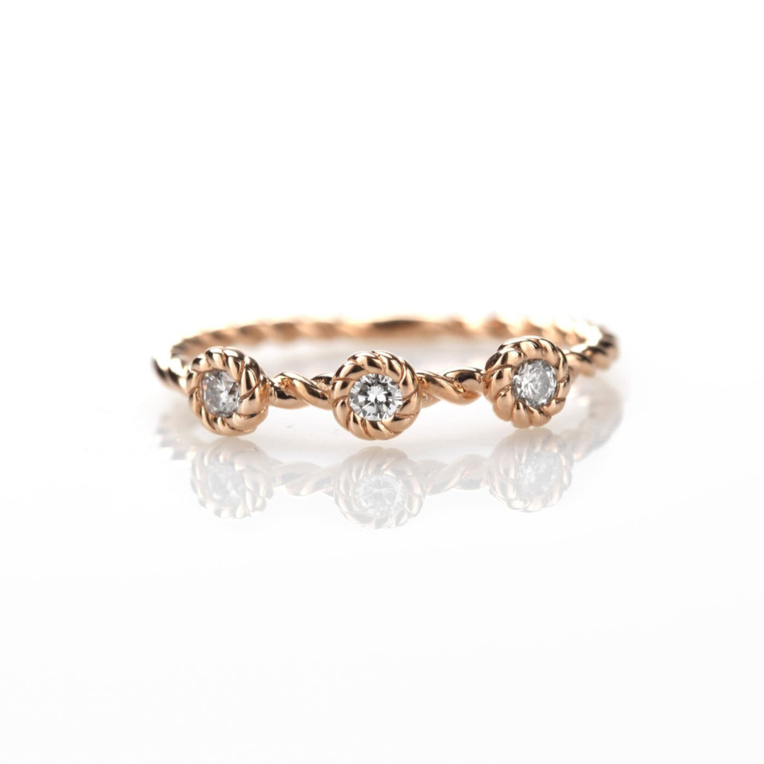 Anillo Trenzado con 3 Brillantes