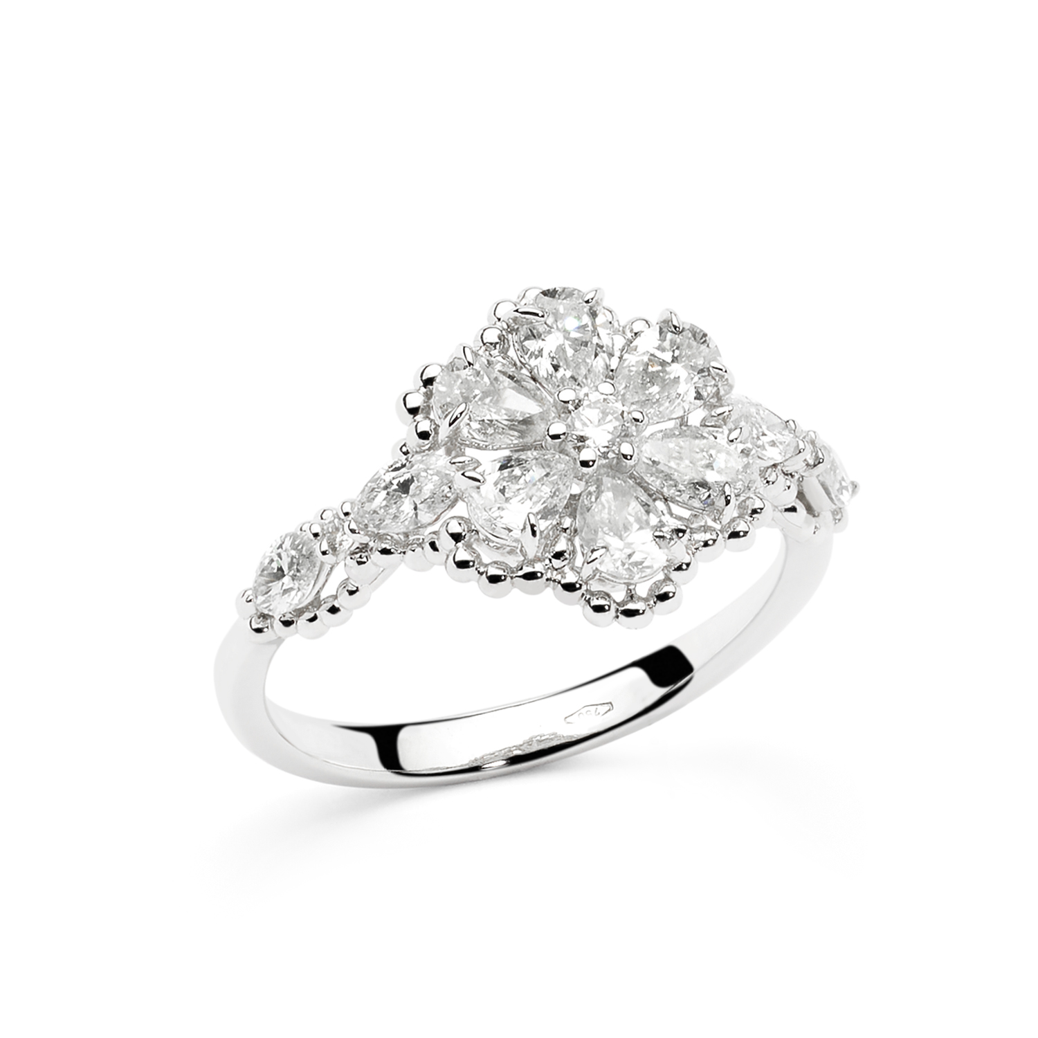 Anillo con diamantes