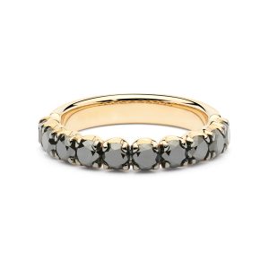 Anillo con brillantes negros