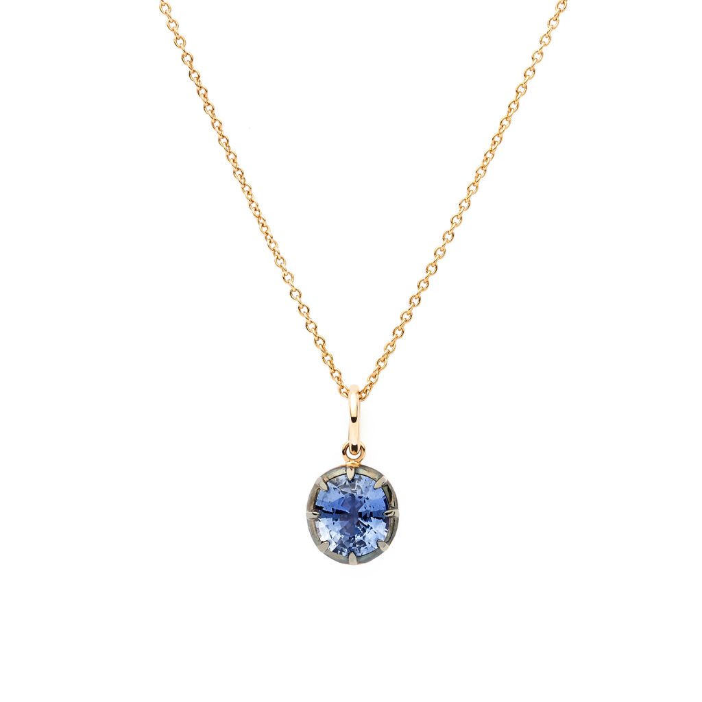 Collar con zafiro